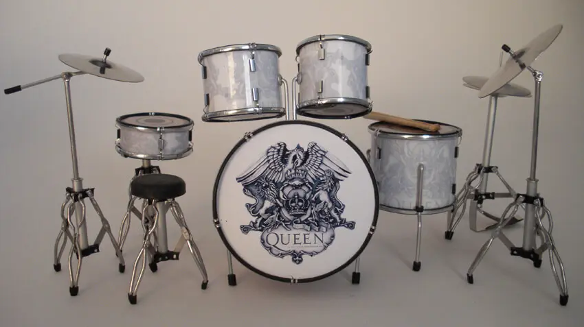 RGM328-Roger-Taylor-Queen1.jpg