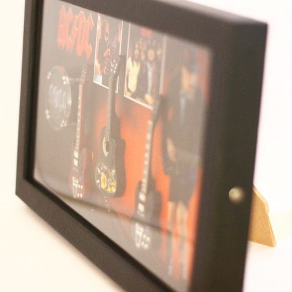 RGM801 Angus Young ACDC miniatura Guitar Collection in Shadowbox Frame 